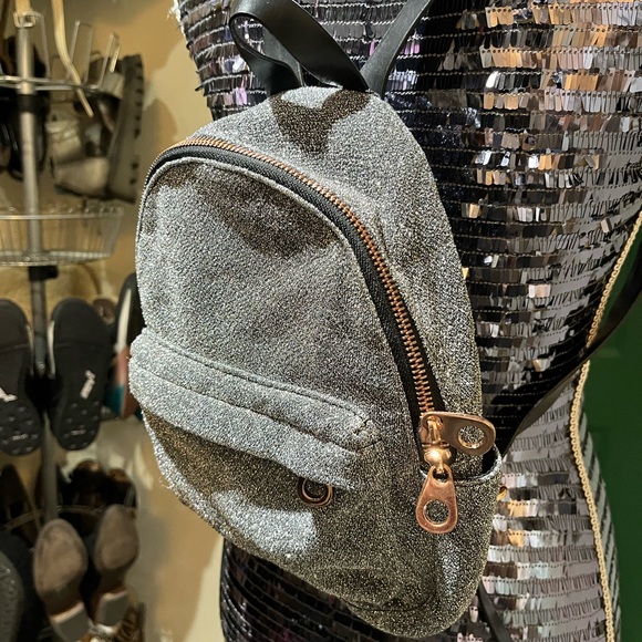 3/$30 American Eagle sparkly mini backpack with rose gold hardware - Picture 3 of 10